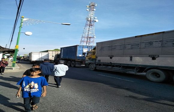 Inbox Menggeber, Jalur Pantura Macet
