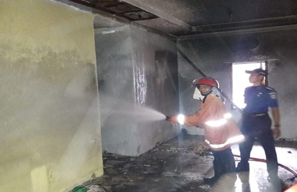 Kebakaran Satroni Kawasan Padat Penduduk