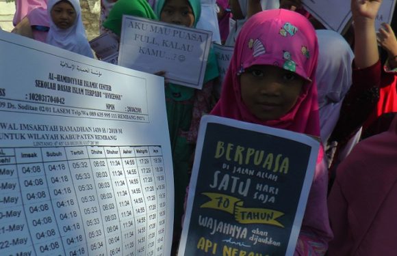 Pawai Sambut Ramadhan, Ada 2 Macam Barang Yang Dibagikan
