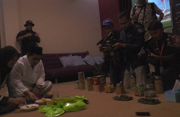 Taj Yasin Semakin Sibuk, Sang Isteri Titip Pesan & Punya Cara Menyiasati