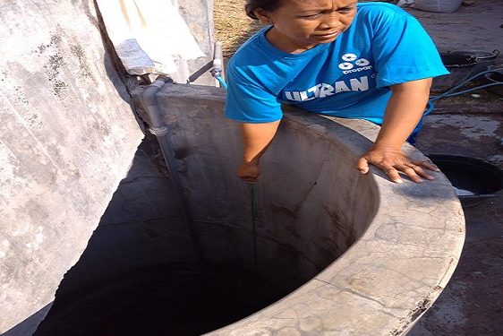 Dilanda Kekeringan, Terpaksa “Mengungsi” Ke Desa Lain