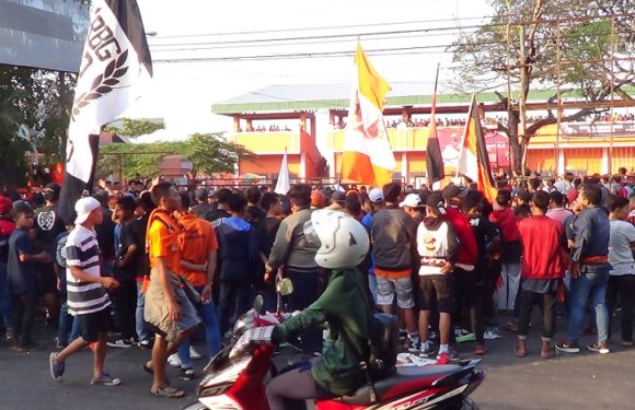 Suporter PSIR Gelar Aksi Boikot, Sumbangkan Uang Hasil Penggalangan