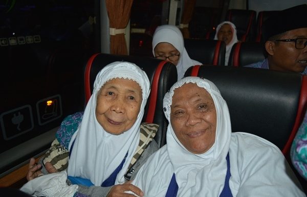 Potret Jemaah Calon Haji Termuda Dan Tertua Dari Kabupaten Rembang