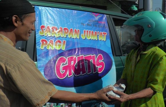 Diserbu Masyarakat, Ini Tujuan Dibalik Menyediakan Sarapan Gratis