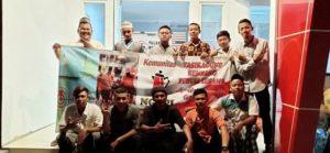 Komunitas Ngopi di Rembang melakukan penggalangan dana untuk korban bencana di Sulawesi Tengah, kemudian diserahkan kepada PMI Rembang.