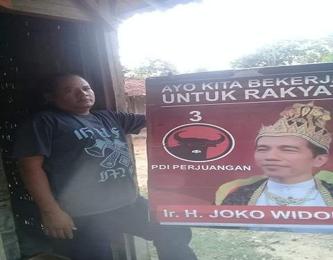 Tim Kampanye Dibuat Repot Atribut Jokowi Ala Raja, Begini Langkah Mereka