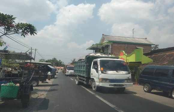 Banyak Pabrik Mengincar Batu Kapur Rembang, Ternyata Ini Alasannya