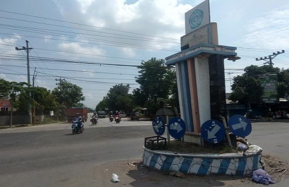 Banyaknya Cibiran Netizen Soal Tugu, Begini Tanggapan Bupati