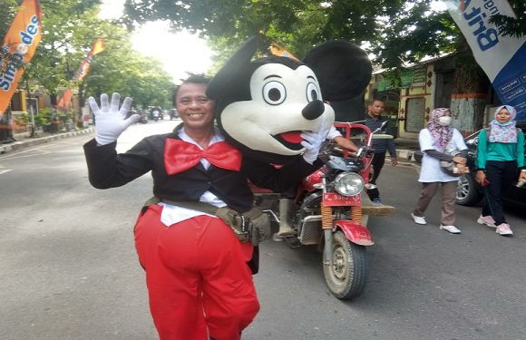 Kepala DLH Rembang Ungkap Alasannya Mau Jadi Badut, Emban Misi Mulia