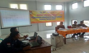 Rapat koordinasi membahas kampanye rapat umum di Sekretariat KPU Kabupaten Rembang, Kamis (21/03).