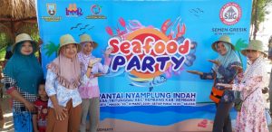 Konsep Seafood Party diharapkan menjadi salah satu unggulan Pantai Nyamplung Desa Tritunggal, Rembang.