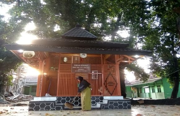 Nyai Siti Chalimah Dan Keanehan Di Dekat Pusara Makamnya
