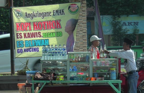 Tekad Penjual Angkringan Duduki Kursi Bupati, Kisahkan Pengumpulan KTP