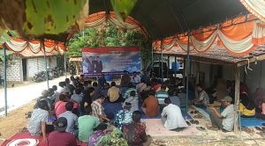 Suasana pembekalan tim sukses Karza di Desa Seren, Kecamatan Sulang, Kamis sore (04/07).