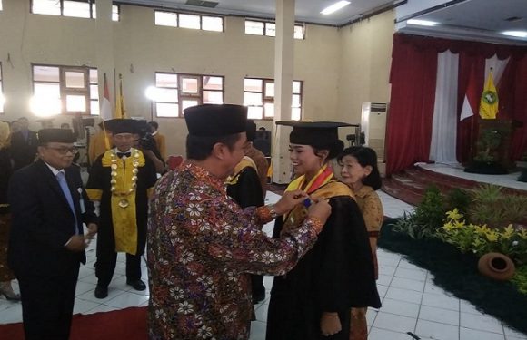 STIE YPPI Gelar Wisuda, Ada 2 Orang Lulusan Terbaik. Siapa Dia ?