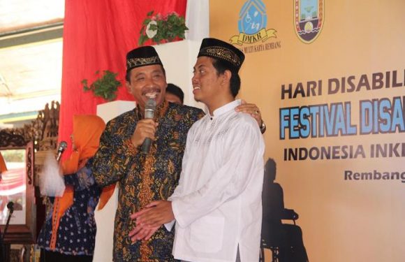 Bupati Kagum Dengan Anak Tuna Grahita Ini, Spontan Langsung Beri Uang Saku Rp 2 Juta