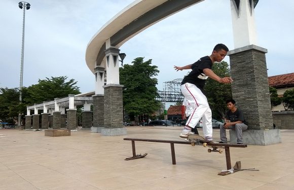 Nasib Pecinta Skateboard Kurang Perhatian, Di Sana Dilarang Di Sini Dimarahi