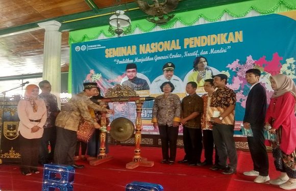Bupati Prihatin, Seusai Kuliah Banyak Warganya Enggan Kembali Ke Rembang