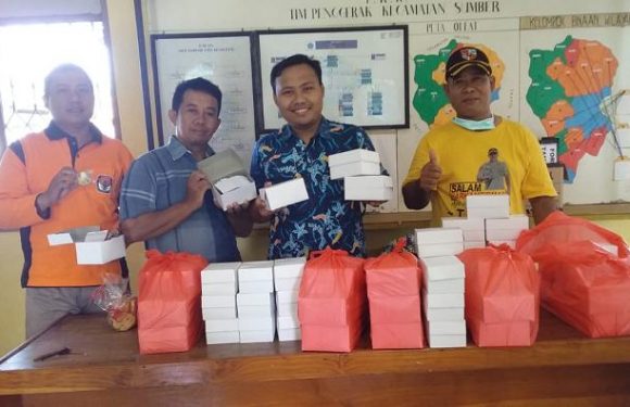 Snack Dibagikan Kepada Warga, Imbas Pelantikan PPS Ditunda