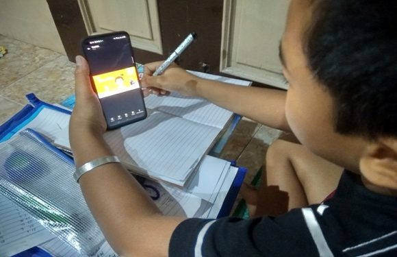 Orang Tua Ikut Stres, Dinas Pendidikan Sebut Dana BOS Bisa Untuk Beli Kuota Internet