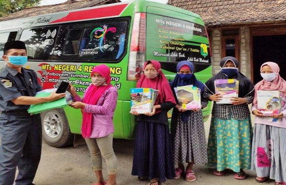 Siswa Dari Keluarga Kurang Mampu Tak Punya HP Android, Begini Cara MTs N 4 Rembang (Sumber) Yang Layak Ditiru