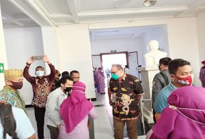 Hanies Cholil Barro’, bakal Cawabup Rembang tiba di RS Kariadi.