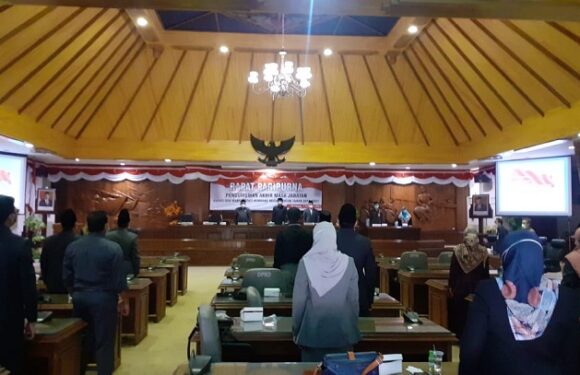 Paripurna Pengumuman Akhir Jabatan Hafidz – Bayu, 15 Anggota DPRD Tidak Hadir