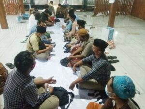 Kalangan wartawan menggelar tahlil dan do’a bersama di lokasi kejadian, Senin sore (08/02).