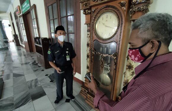 Mengintip Kegiatan Cek Jam Jelang Ramadhan, Perbedaan Waktu Diantisipasi Dengan Tafawut