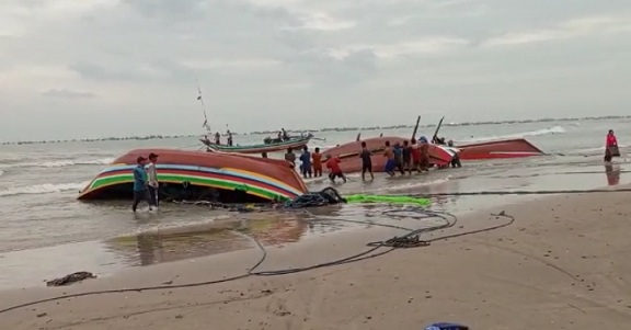 14 Perahu Tenggelam Dihantam Ombak Besar, Begini Harapan Nelayan