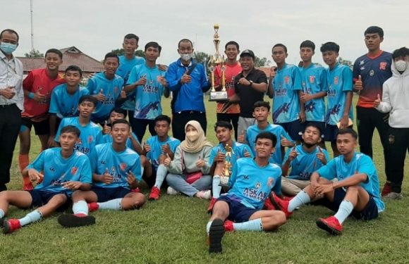 Hadir Di Laga Final U-17, Begini Komentar Ketua Umum KONI Soal Sepak Bola