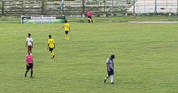 Final U-15 Diwarnai Hujan Kartu, Bina Sakti Menjadi Tim Terbaik