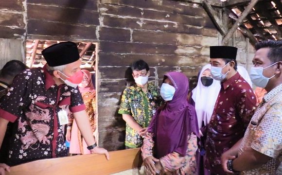 Kenapa Dua Lansia Ini Dikunjungi Gubernur, Terlontar Janji Sebelum Rombongan Pamit