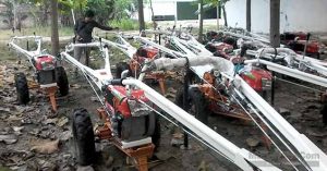 Bantuan alat mesin pertanian. 