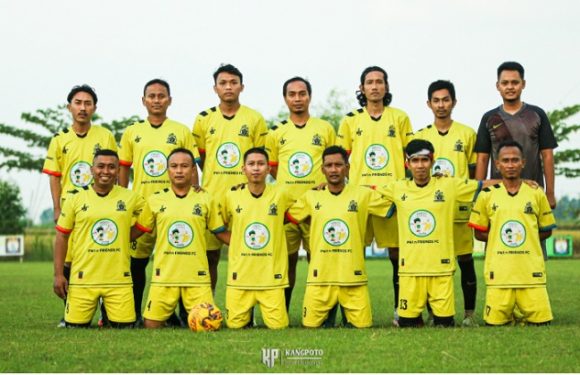 Hadapi Adhyaksa FC, Tim PWI n Friends Tampil Agresif!! Kiper pun Cetak Gol