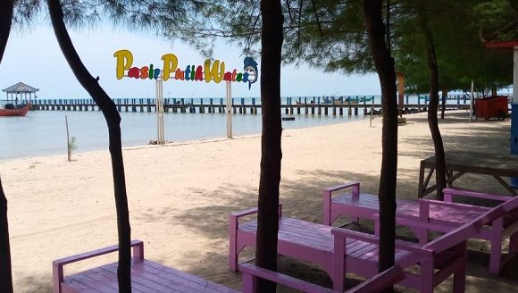 Ramadhan, Bedanya Pantai Karangjahe Dan Pasir Putih