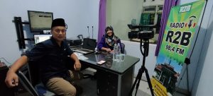 Talk show Bintang Sehat bersama dr. Wiwik Susanti Sp.OG, dipandu penyiar R2B, Musyafa Musa, Kamis malam (31/03).