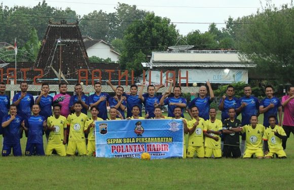 Main Ngotot, Namun Tetap Gayeng Dan Sportif!! Laga Zebra FC vs PWI n Friends
