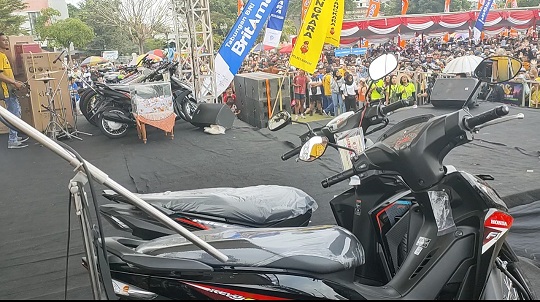8 Ribuan Peserta, Perebutkan 4 Unit Sepeda Motor!! Semarak Sepeda Santai Sambut HUT Bhayangkara