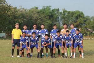 Tim Taruna FC Desa Kasreman, Rembang. (Foto atas) Tim PWI n Friends.