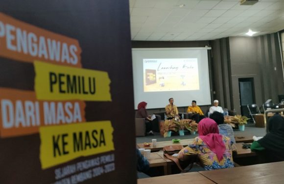 Karya Buku Dari Bawaslu Rembang, Begini Komentar Dari Dua Pembedah