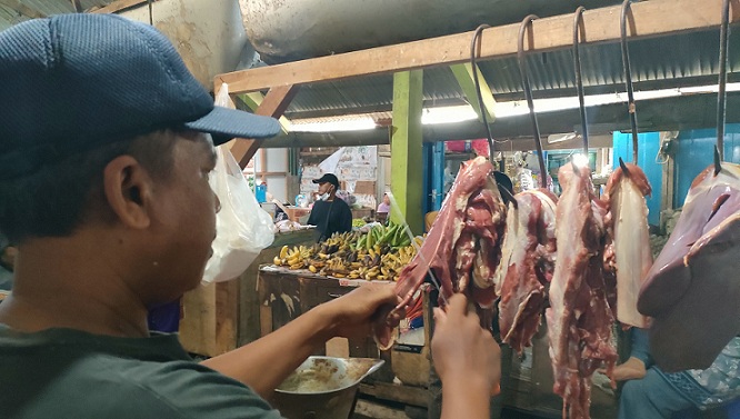 Pembelian Daging Sapi Sepi : Tak Hanya PMK, Pedagang Sebut Ada Faktor Lain