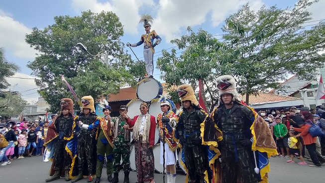 Karnaval Rembang : Gita Dirgantara Tampil Mempesona