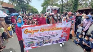 Perkumpulan Penyandang Disabilitas Indonesia (PPDI) Kabupaten Rembang mengikuti karnaval, Minggu (21/08).