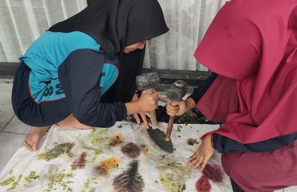 Daun Dipukul Pakai Palu, Yukk..Kita Lihat Karya Menarik Dari Pelajar SMK N I Sedan
