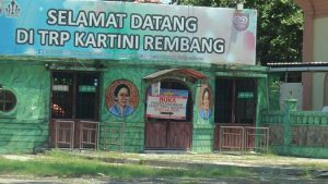 Taman Kartini Rembang. Pagar depan nantinya akan dibongkar menjadi konsep tempat terbuka.