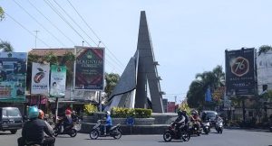 Kawasan Bundaran Tugu Pasar, jantungnya Kota Rembang.