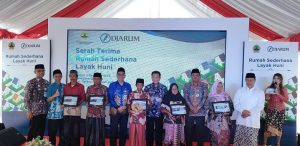 Lima warga Desa Sarangmeduro Kecamatan Sarang Kabupaten Rembang, penerima program Rumah Sederhana Layak Huni (RSLH).
