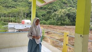 Marhamah Anggia Risti, salah satu siswi dari Jambi yang bersekolah di SMK Hidayatul Muslimin Desa Kumbo, Kecamatan Sedan.