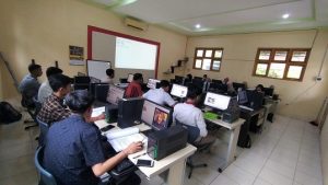Suasana pelatihan desain grafis yang digelar oleh UPT BLK Kabupaten Rembang.